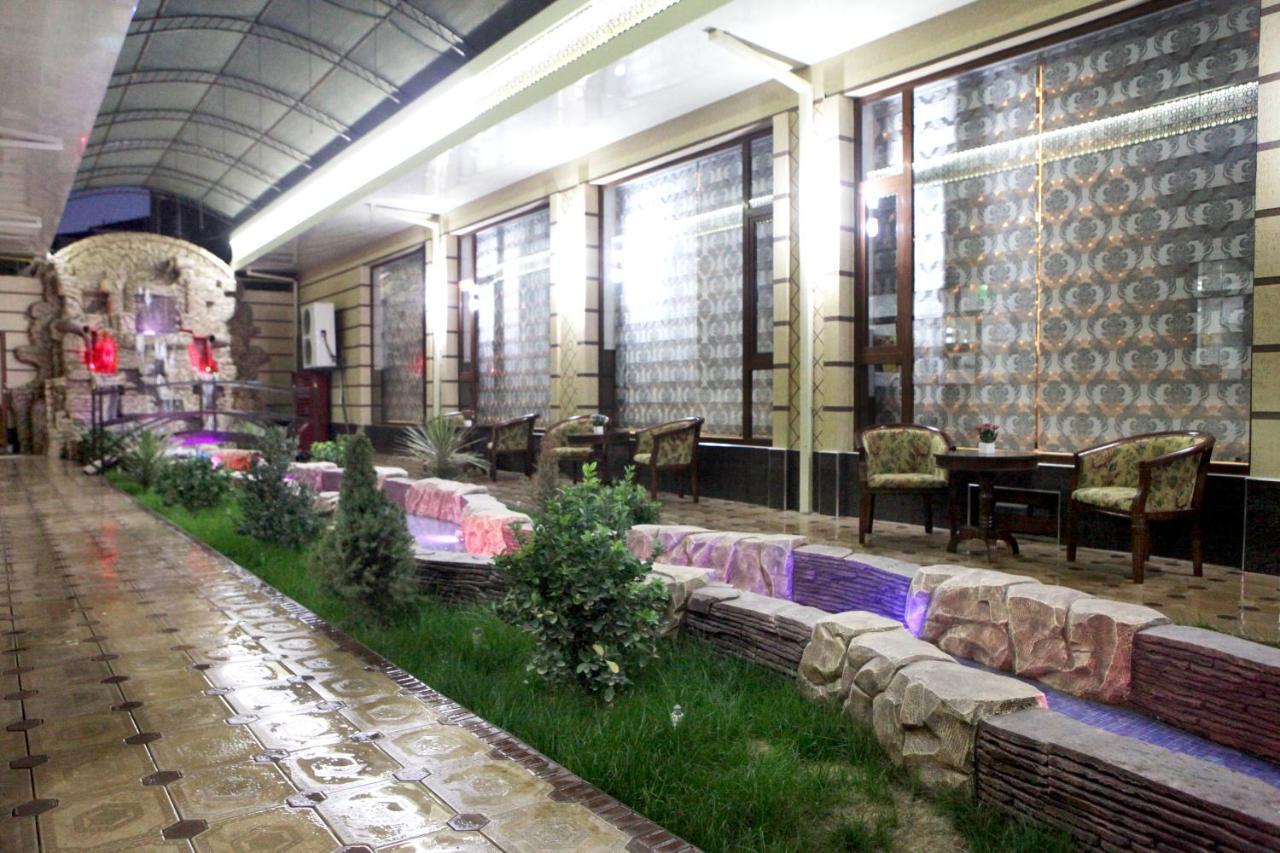 Hotel Naxshab Qarshi Bagian luar foto