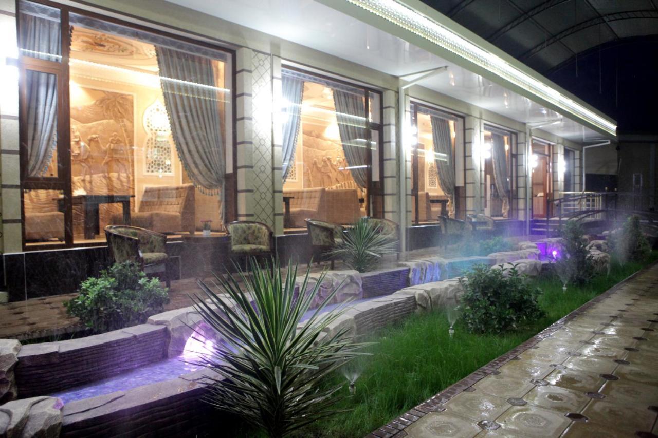 Hotel Naxshab Qarshi Bagian luar foto