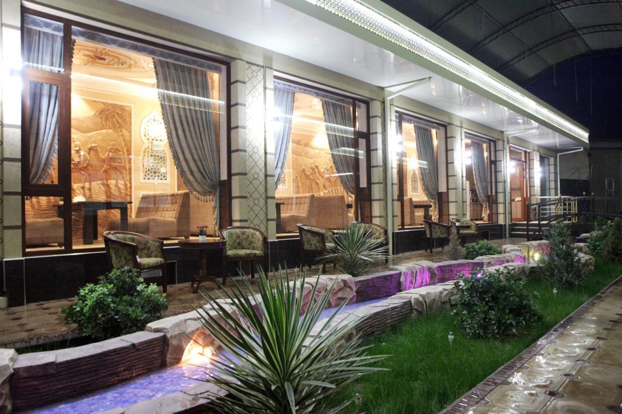 Hotel Naxshab Qarshi Bagian luar foto