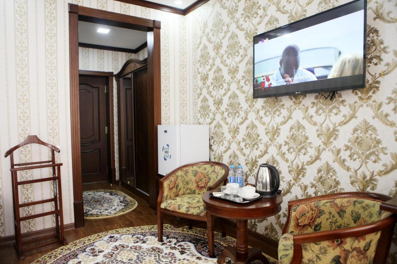 Hotel Naxshab Qarshi Bagian luar foto