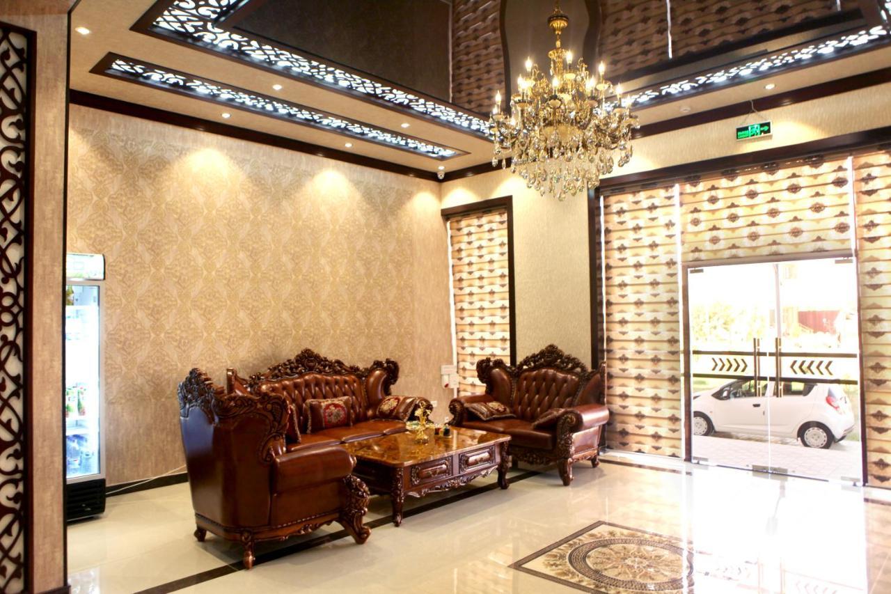 Hotel Naxshab Qarshi Bagian luar foto