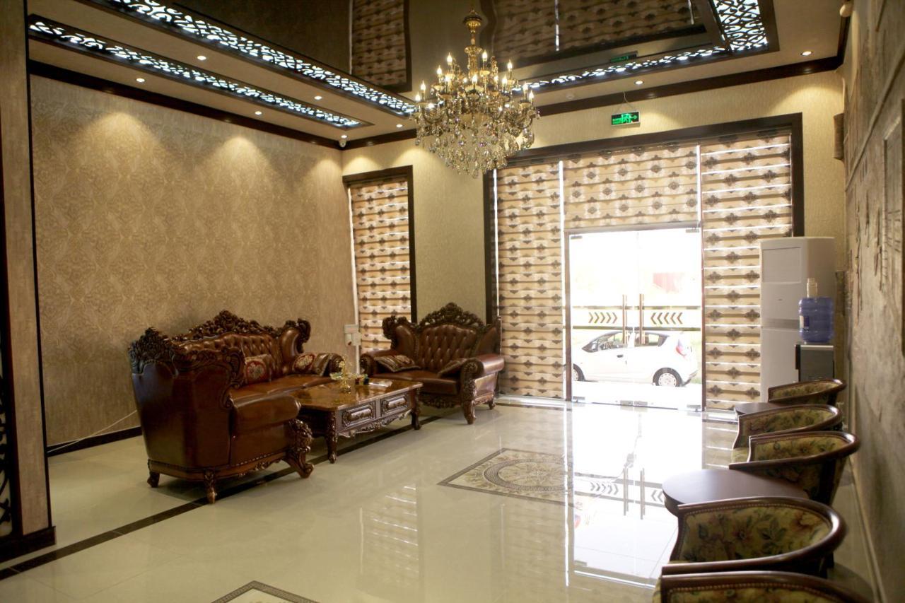 Hotel Naxshab Qarshi Bagian luar foto